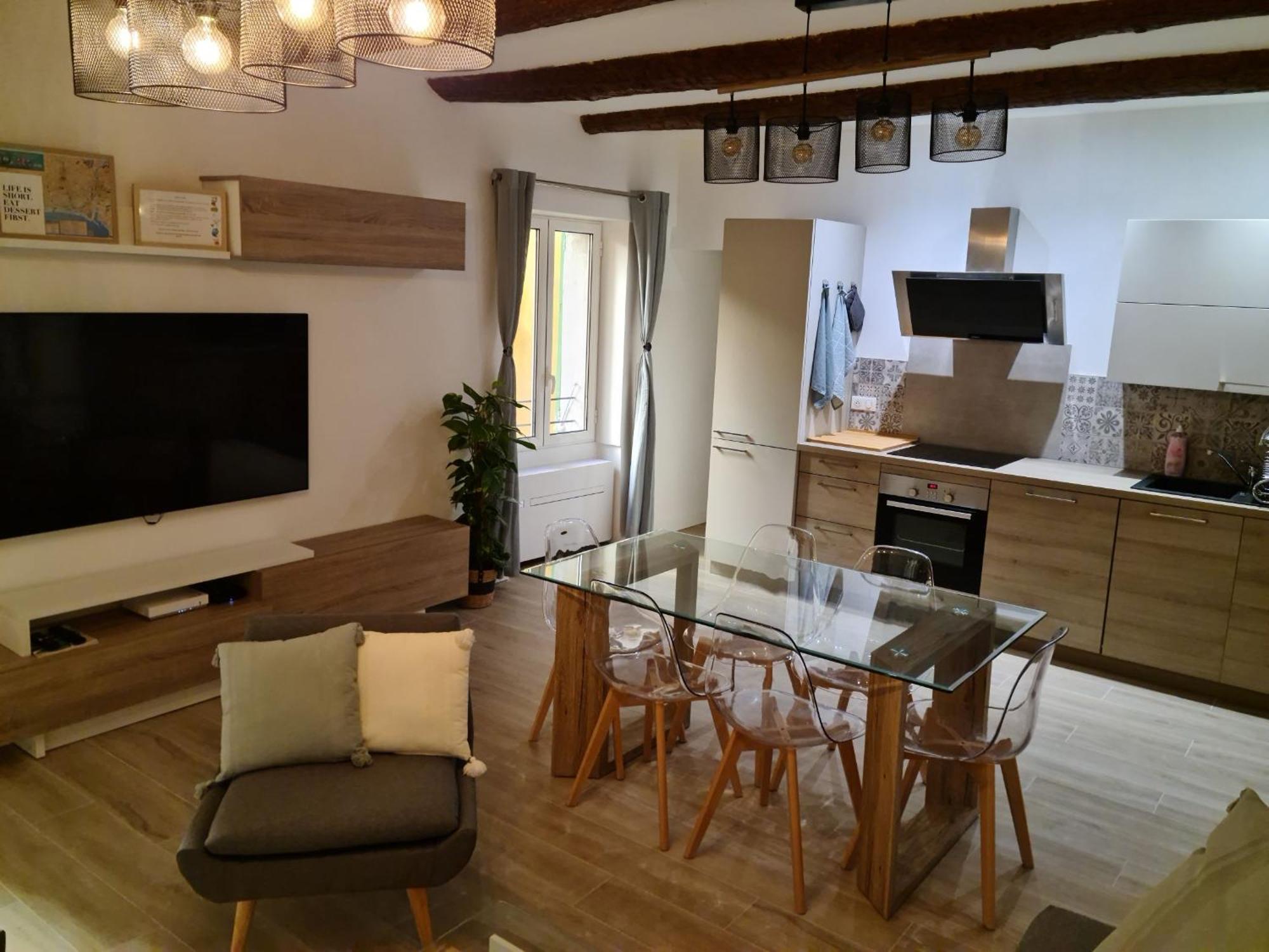 Beautiful Old Town Flat, Near The Beach Nice Exterior photo